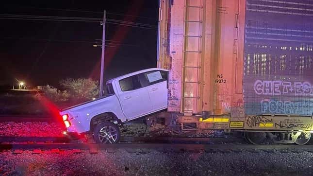 Image for article titled Failed &#39;Fast And Furious-Style&#39; Train Heist Leaves Chevy And GMC Trucks Destroyed In Mexico