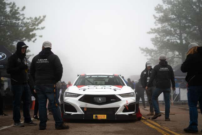 Image for article titled Views From the 2022 Pikes Peak International Hill Climb