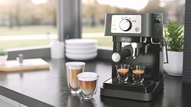 De’Longhi Stilosa Manual Espresso Machine | $100 | 23% Off | Amazon
