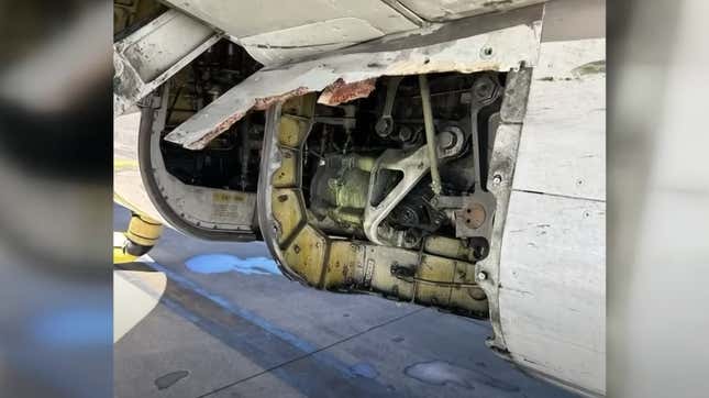 Image for article titled Boeing 737 Loses Body Panel Mid-Flight, Lands Safely