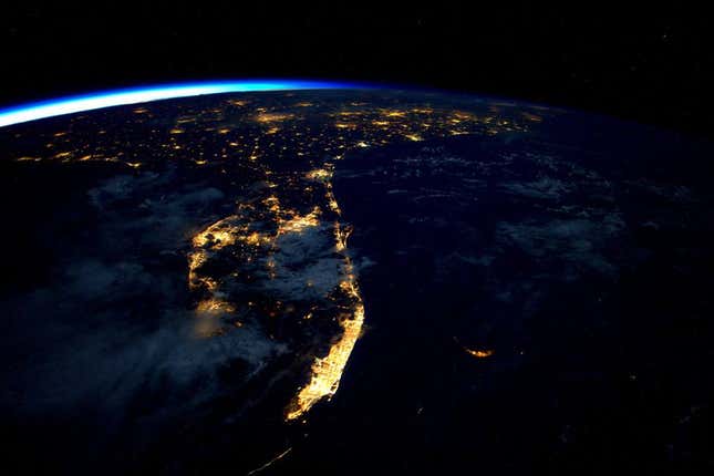 Image for article titled Beautiful new photos by NASA astronaut Scott Kelly make the Earth look strangely alien