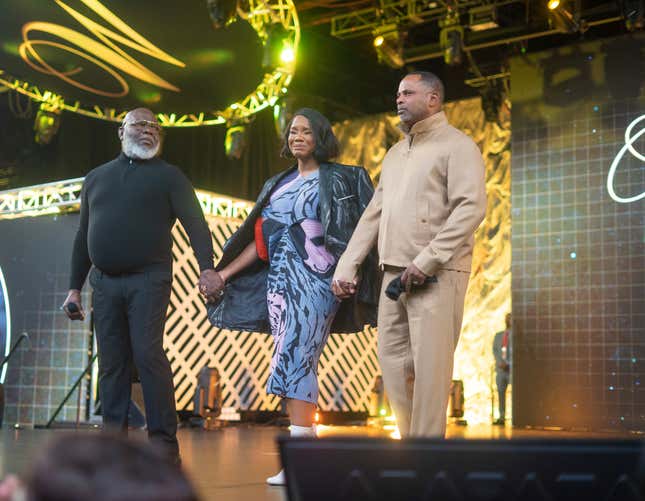 IMAGE DISTRIBUTED FOR T.D. JAKES MINISTRIES - Bishop T.D. Jakes (L-R), Sarah Jakes Roberts and Touré Roberts stand together during the conclusion of Woman, Thou Art Loosed! The Grand Finale on September 24th, 2022.