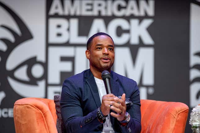 MIAMI BEACH, FLORIDA – 16. JUNI: Larenz Tate spricht im Panel „Dear Dad: A Conversation on Black Fatherhood“, präsentiert von Walmart, während des American Black Film Festival im New World Center am 16. Juni 2023 in Miami Beach, Florida. 