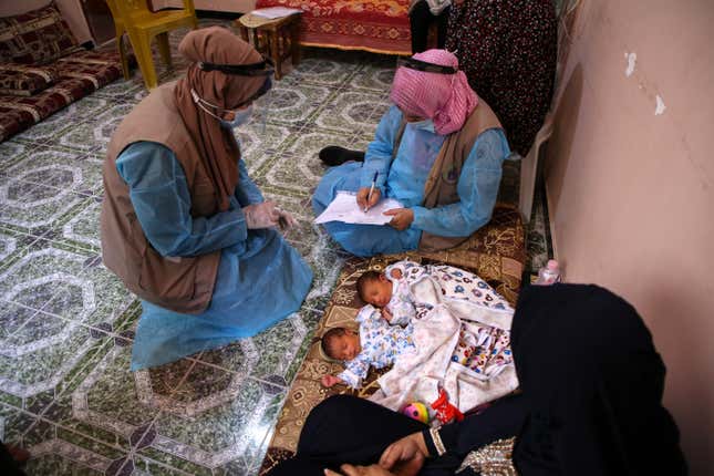 PFPPA betreut im Jahr 2021 eine Mutter und zwei Babys in ihrer Klinik in Gaza.