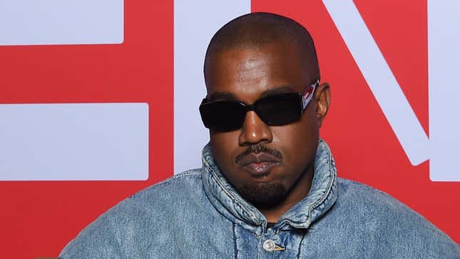 Image for article titled Kanye West Comes for Kris Jenner, Calls Himself a 'Cum Donor' to Kardashians