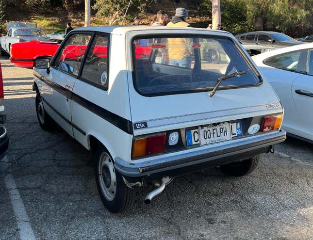 Rear 3/4 view of a Citroën LNA