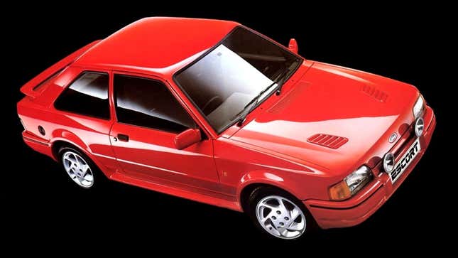 Ein Foto eines roten Ford Escort. 