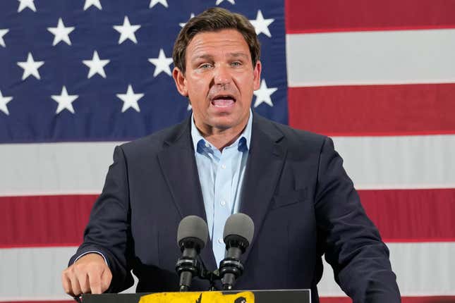 Image for article titled DeSantis&#39; Ignorant Law Has Florida Cataloging Books