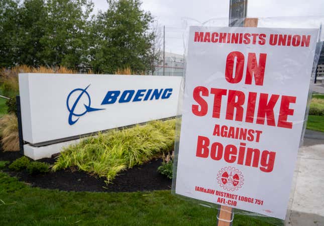 Image for article titled Striking Boeing workers are &#39;in this for the long haul&#39;