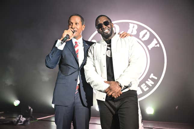 Shyne and Diddy onstage at O2 Shepherd’s Bush Empire in a special one night only event at O2 Shepherd’s Bush Empire on November 07, 2023 in London, England.