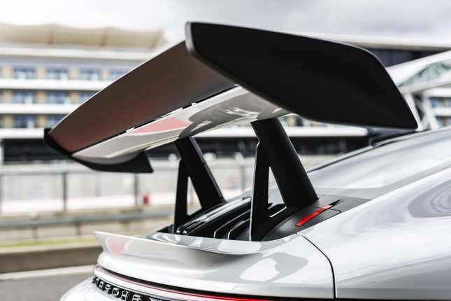 Image for article titled Every Ridiculous High-Tech Feature on the 2023 Porsche 911 GT3 RS