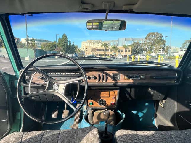 Image for article titled At $6,800, Is This 1972 Volvo 145 Worth its Weight in Patina?