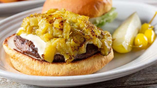 Green chile cheeseburger