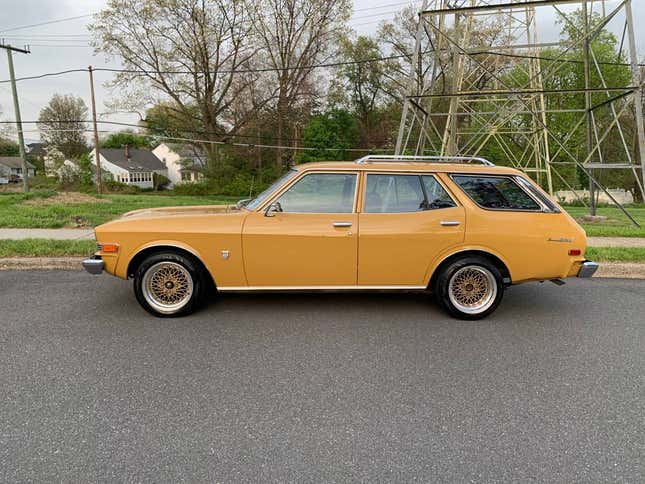 Image for article titled At $16,500, Is This 1973 Toyota Corona Mark II A Crowning Achievement?