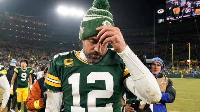Image for article titled Aaron Rodgers turned into Brett Favre just in time