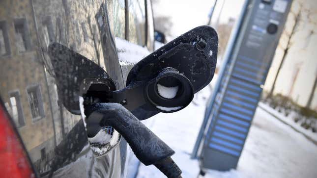 Image for article titled Canadians Wary Of EVs Because Of Cold-Ass Weather