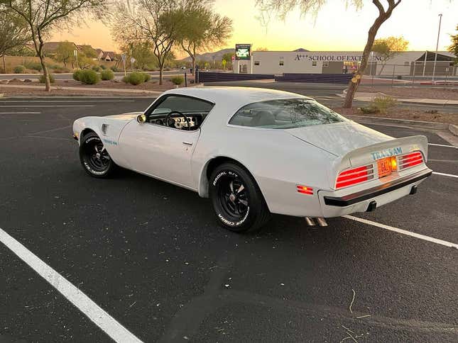 Image for article titled At $24,500, Does This 1975 Pontiac Trans Am Mean The Bird Is The Word?