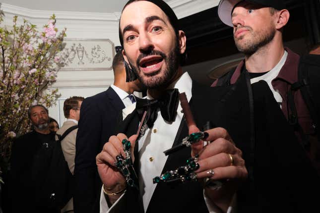 Marc Jacobs im Carlyle Hotel vor der Met Gala 2024: „Dornröschen: Reawakening Fashion“, die am 6. Mai 2024 im Metropolitan Museum of Art in New York, New York stattfindet.