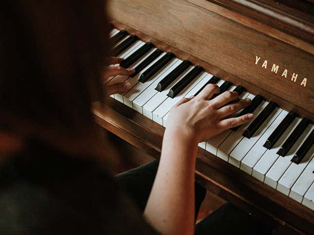 Learn everything you need to play the piano like Billy Joel or Elton John. 