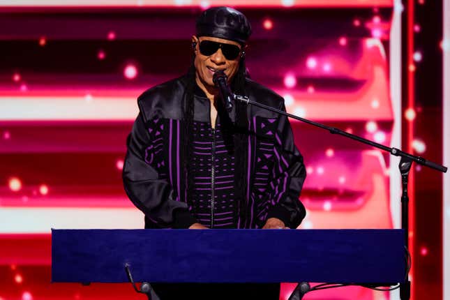 CHICAGO, ILLINOIS - AUGUST 21: Musician Stevie Wonder performs on stage during the third day of the Democratic National Convention at the United Center on August 21, 2024 in Chicago, Illinois.