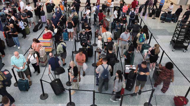 Passagers à l’aéroport international de Minneapolis-St. Paul