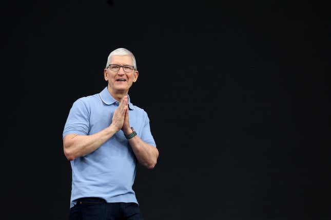 Tim Cook, PDG d’Apple, s’exprime avant le début de la Conférence mondiale des développeurs Apple, le 5 juin 2023, à Cupertino, en Californie.