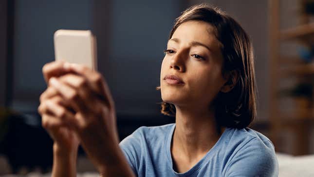 sending selfie on dating apps