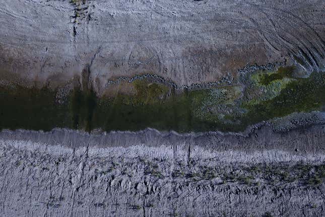 Image for article titled Photos: Aerial shots showcase Australia’s brutal drought