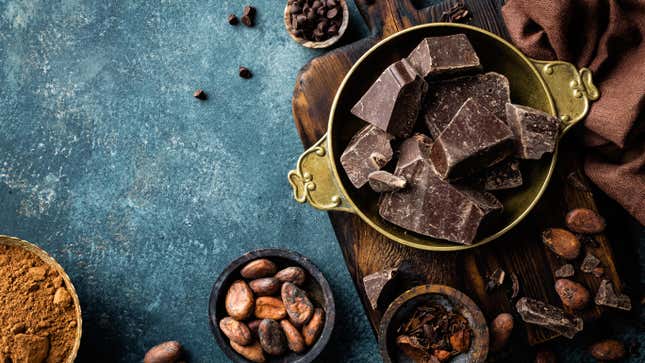 El chocolate amargo es un querido alimento de sabor amargo.