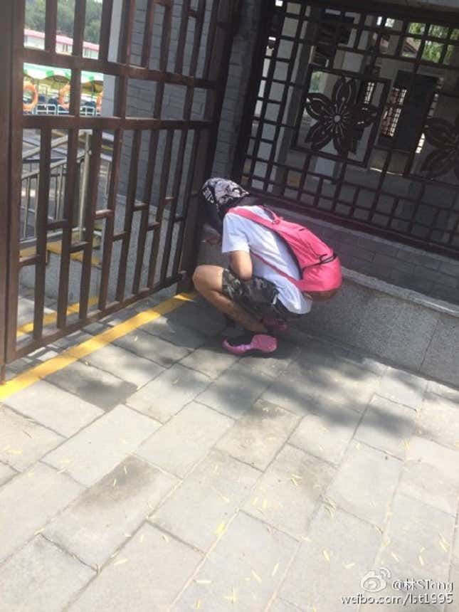 Image for article titled How Beijing’s four million smokers are (barely) coping with a new smoking ban
