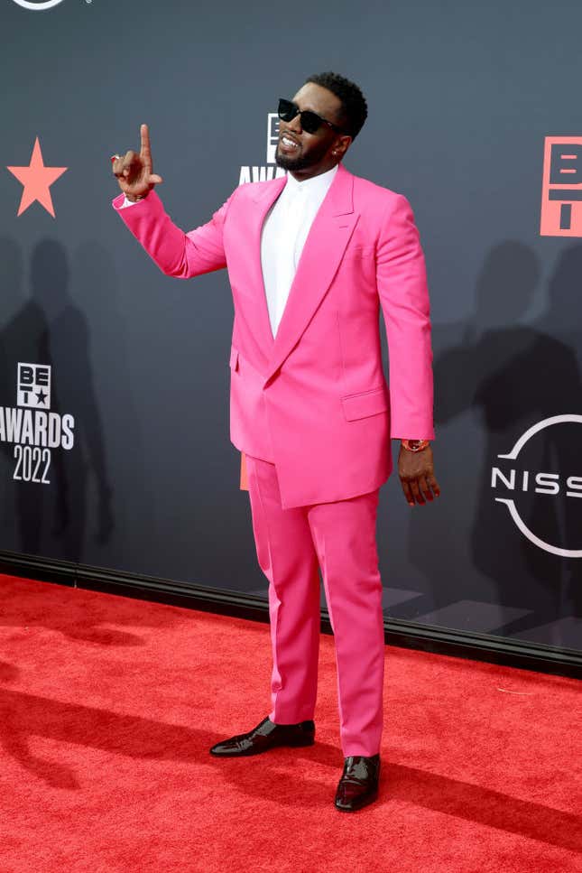 Image for article titled BET Awards 2022: Red Carpet Looks