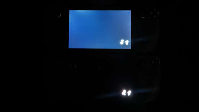 A comparison shot shows screen bleed in an LCD screen.