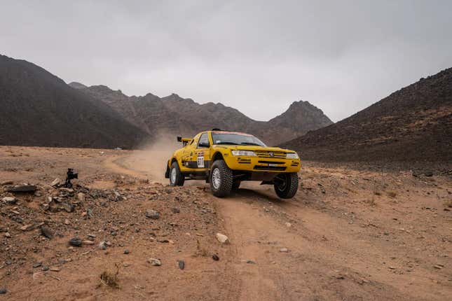 Image for article titled You Don&#39;t Have What It Takes To Race Dakar In A 28-Year-Old French Off-Road Supercar