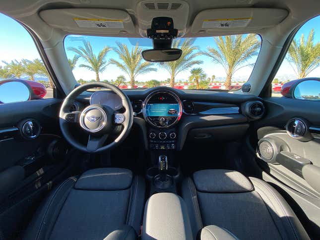 Image for article titled The Mini Cooper SE Isn't Perfect, But We Need More EVs Like It