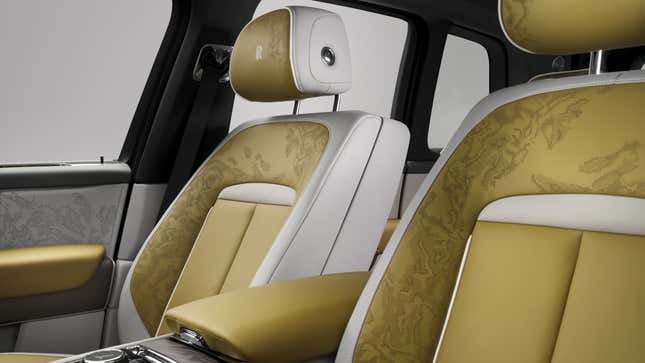 A photo of the seats in a Rolls Royce Cullinan. 