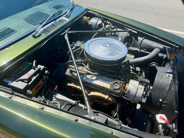 Image for article titled At $11,900, Is This SBC-Powered 1970 Jaguar XJ6 A Class Act?