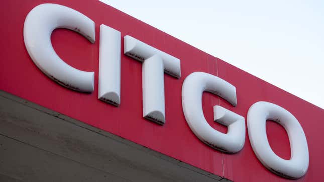 A photo of the Cigto logo on a gas station 