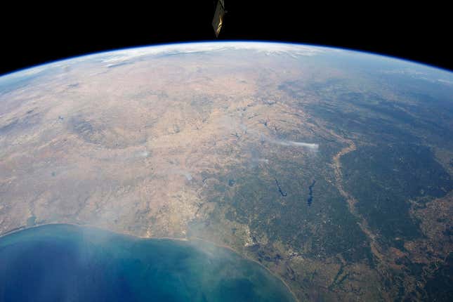 Image for article titled The destructive power of wildfires, seen from space