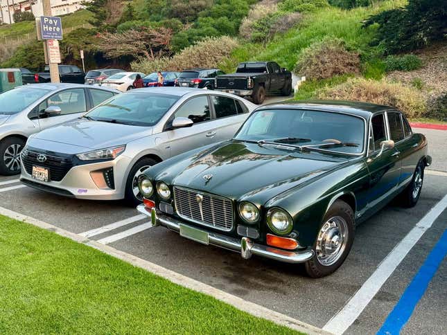 Image for article titled At $11,900, Is This SBC-Powered 1970 Jaguar XJ6 A Class Act?