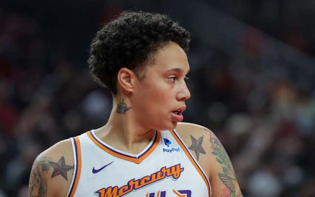 Image for article titled WATCH: Brittney Griner Speaking About the Terrible Things That Happened to Her in Russia, Sasha Obama's Viral Look, Who’s The Viral Alec Baldwin Troll Called ‘Crackhead Barney?’ and More Culture News