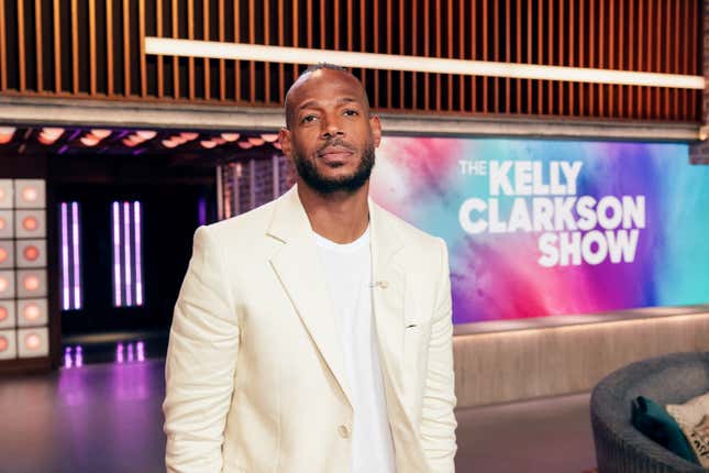 The Kelly Clarkson Show— Episode 7I165 — Pictured: Marlon Wayans.