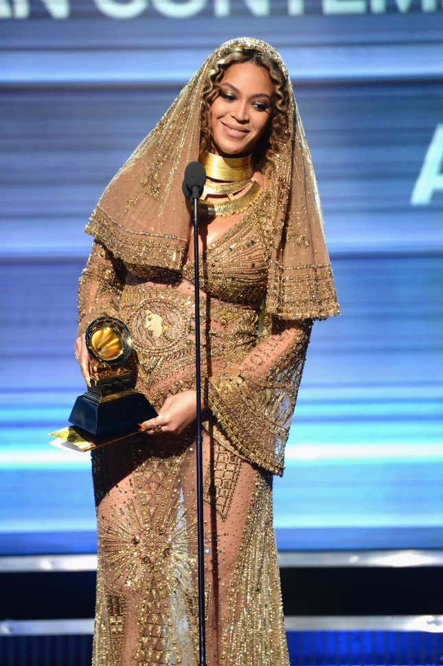 Image for article titled 20 of the Most Memorable Grammy Looks of All Time