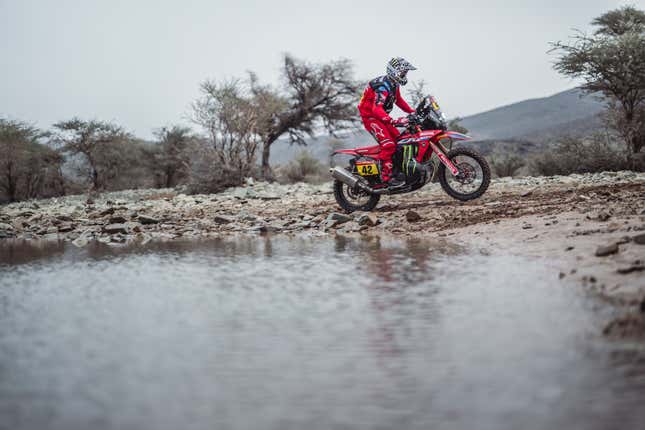 Image for article titled The Harrowing Beauty of the 2023 Dakar Rally