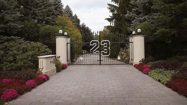 Image for article titled Why Do You Think Michael Jordan Can&#39;t Sell This Huge Mansion? A Look Inside ...