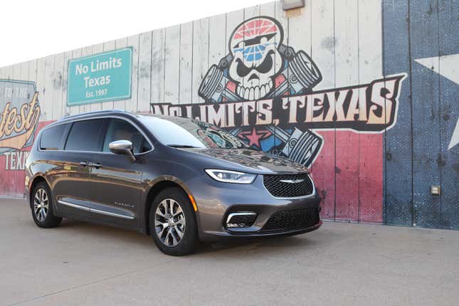 The 2022 Chrysler Pacifica Hybrid