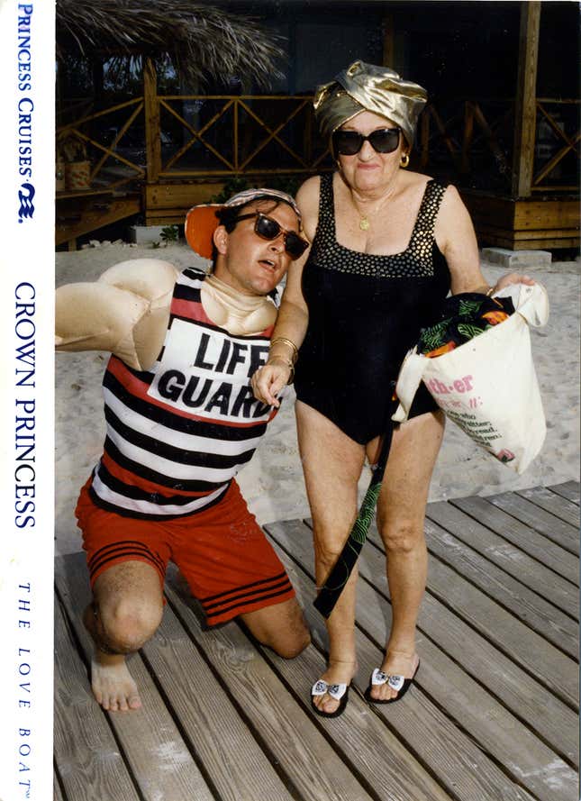 Image for article titled These long lost vacation photos capture the tragicomedy of the 1990s cruise craze