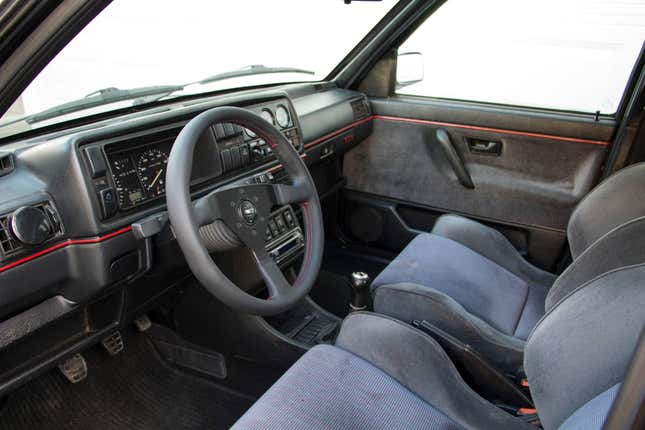 Image for article titled At $18,000, Will This Tidy 1990 VW GTI 16V Turbo Clean Up?