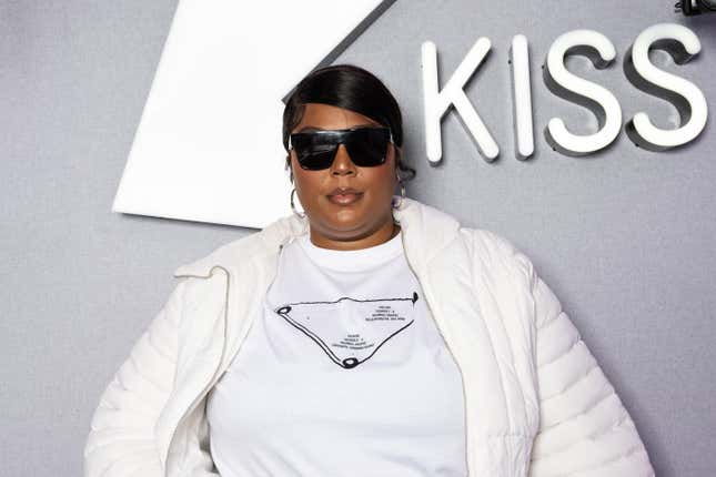 Image for article titled Lawyer Says Lizzo Is Trying to &#39;Shift Blame to the Victims&#39; in Harassment Lawsuit