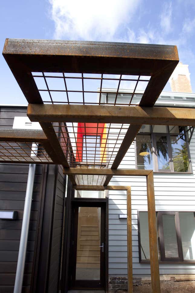 Image for article titled Muji’s “Vertical House” isn’t the only nifty prefab home on the market now