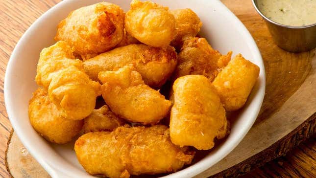 Deep fried cheese curds with dipping sauce